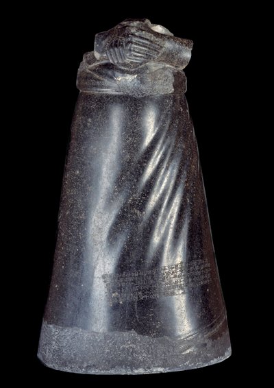 Mezopotamia: dolna połowa diorytowego posągu Manishtusu (Manishtousu) (2270-2254 pne), króla Agade. 2300-2250 pne. Ze strony Suzy (Babilon). Słońce 0,88 m Paryż, Musee du Louvre autorstwa Sumerian Mesopotamian School