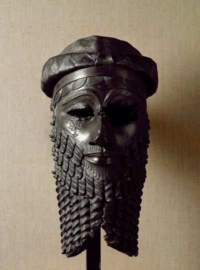Sztuka sumeryjska: głowa króla, być może Naram-Sin (Naram Sin) (2254-2218 pne). Rzeźba z brązu. Około 2250 pne Wym. 36x20 cm Bagdad, Narodowe Muzeum Iraku autorstwa Sumerian Sumerian