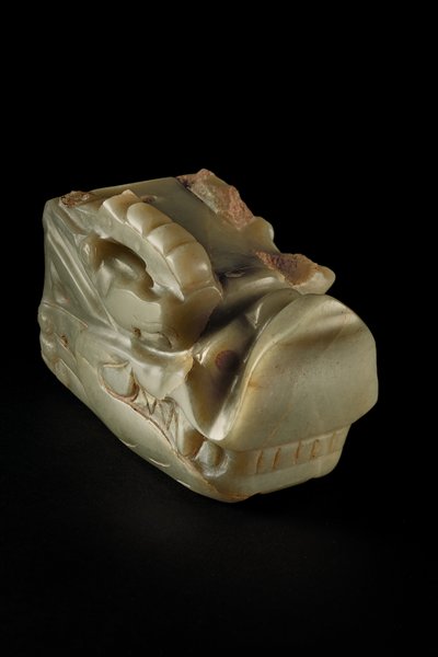 Jadeitowa głowa smoka Junkunc (nefryt) autorstwa Tang Dynasty Chinese School
