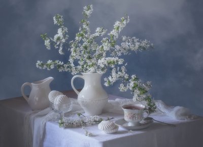 „White Blooms” – pora na herbatę autorstwa Tatyana Skorokhod
