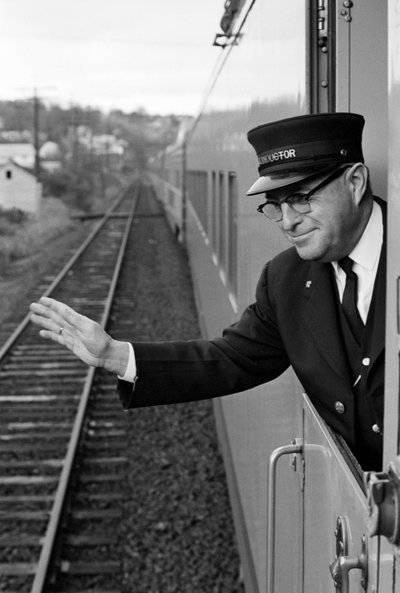 Kermit Brown jest konduktorem na linii Union Pacific Astro Dome pomiędzy Portland i... autorstwa Ted Spiegel