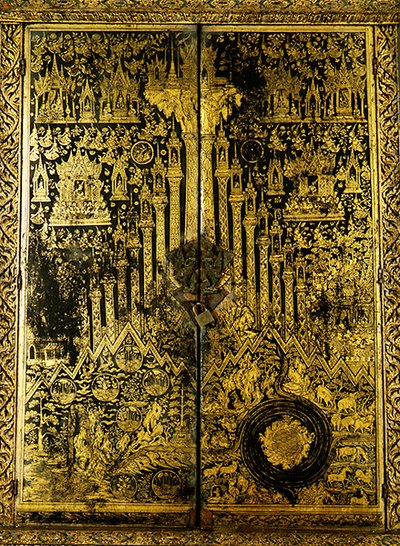 Szafka ozdobiona „Trzy światy” (złoto i lakier) autorstwa Thai School