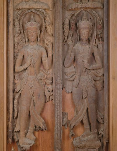 Panel bramy z dwoma Devami (drewno) autorstwa Thai School