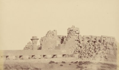 Kryty spacer Tothmesa III, Karnak autorstwa Théodule Devéria