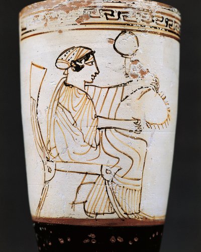 Lekythos, flakonik olejny przypisywany malarzowi Tymbosowi, przedstawiający kobietę tkającą koronę, V wiek p.n.e. autorstwa Tymbos Painter (attr. to)