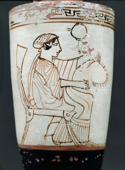 Poddaszowy biały mielony lekytos przedstawiający kobietę wyplatającą wieniec, ok. 475-420 p.n.e. (ceramika) autorstwa Tymbos Painter