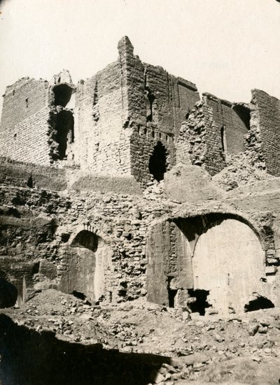 Kościół w klasztorze św. Symeona, północno-zachodni narożnik przed renowacją, Asuan, Egipt, zdjęcie Ugo Monneret de Villard autorstwa Ugo Monneret de Villard