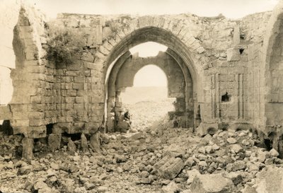 Wnętrze bizantyjskiej bazyliki, Amman, Jordania, zdjęcie autorstwa Ugo Monneret de Villard, ok. 1920 r. autorstwa Ugo Monneret de Villard