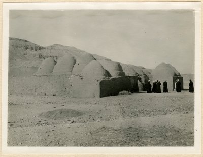 Klasztor świętych Teodora i Acladio, Medinet Habu, Egipt, zdjęcie autorstwa Ugo Monneret de Villard autorstwa Ugo Monneret de Villard
