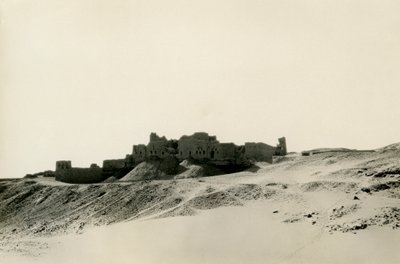 Klasztor św. Symeona, widok od północy, Asuan, Egipt, zdjęcie autorstwa Ugo Monneret de Villard autorstwa Ugo Monneret de Villard