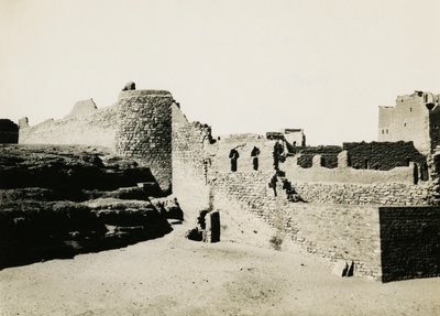 Klasztor św. Symeona, widok od południowego wschodu, Asuan, Egipt, zdjęcie Ugo Monneret de Villard autorstwa Ugo Monneret de Villard