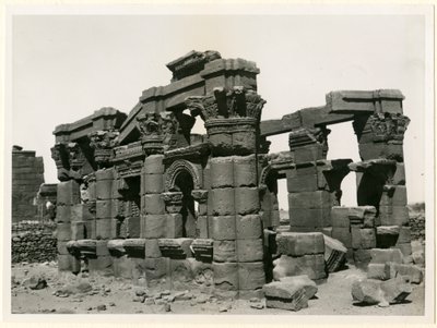 Rzymski kiosk, Naqa, Sudan, zdjęcie Ugo Monneret de Villard autorstwa Ugo Monneret de Villard