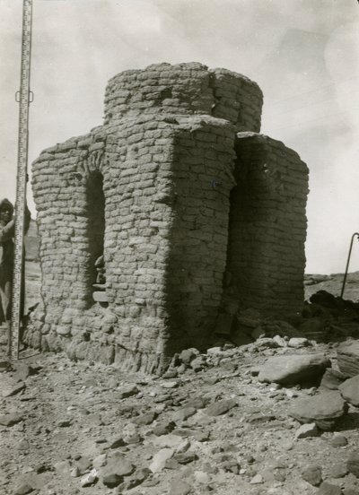 Grobowiec w północnej nekropolii, Qasr Ibrim, Egipt, zdjęcie Ugo Monneret de Villard autorstwa Ugo Monneret de Villard