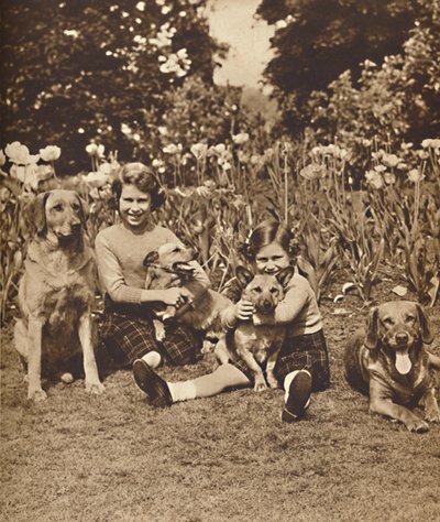 -I przyjaciele, księżniczki Elżbieta i Mary w Royal Lodge, Windsor, c1936 1937 autorstwa Unbekannt