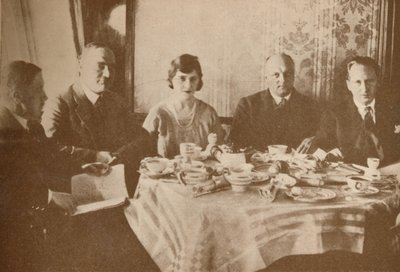 Posiłek na pokładzie Graf Zeppelin podczas lotu nad Atlantykiem, 1927 autorstwa Unbekannt