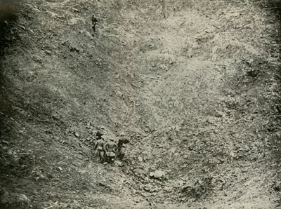 Krater kopalni w High Wood, 1919. autorstwa Unbekannt