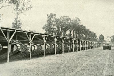 Park brytyjskich czołgów tuż za linią frontu, 1919. autorstwa Unbekannt