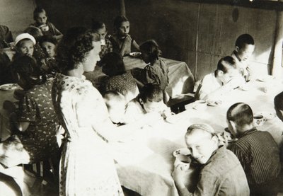 Stołówka obozowa Młodych Pionierów, ZSRR, lata 30. XX w. autorstwa Unbekannt