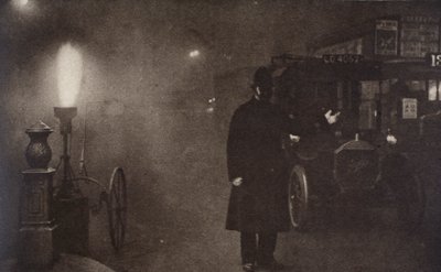 Konstabl kierujący ruchem we mgle, Londyn, c1910-c1920 autorstwa Unbekannt