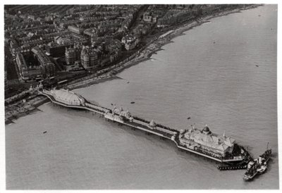 Widok z lotu ptaka na Eastbourne, Sussex, z Zeppelina, 1931 1933 autorstwa Unbekannt