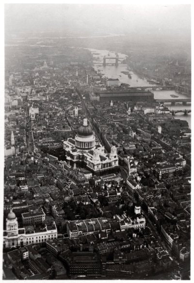 Widok z lotu ptaka na katedrę św. Pawła w Londynie z Zeppelina, 1931 1933 autorstwa Unbekannt