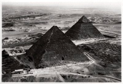 Piramidy w Gizie w Egipcie z lotu ptaka z Zeppelina, 1931 1933 autorstwa Unbekannt