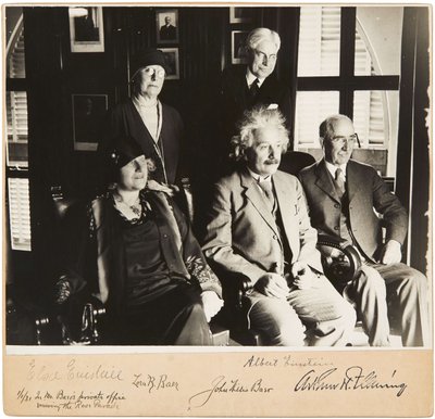 Albert i Elsa Einstein, John i Lora Baer oraz Arthur H. Fleming, Pasadena, 1 stycznia 1931, 1931. autorstwa Unbekannt