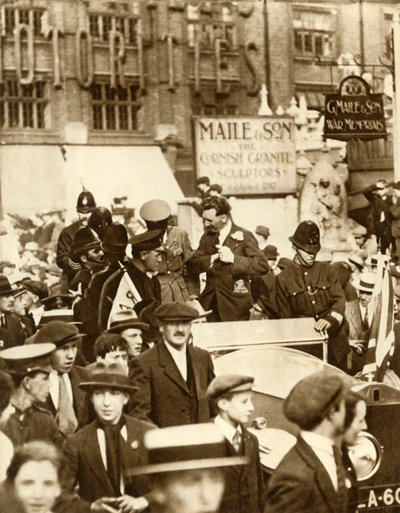 Alcock i Brown... po pierwszym nieprzerwanym locie transatlantyckim, Londyn, czerwiec 1919, 1935. autorstwa Unbekannt