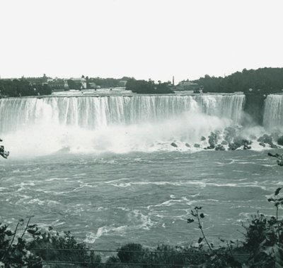 American Falls, Niagara Falls, Nowy Jork, USA. autorstwa Unbekannt