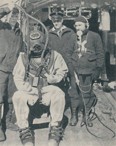 American Naval Diver nosi wodoszczelne gumowe rękawice na trzech palcach, 1937 autorstwa Unbekannt