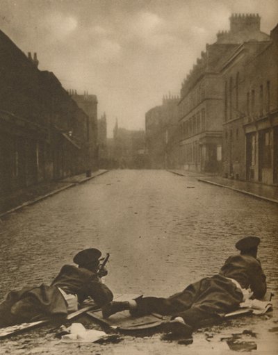 Odcinek East End: Scots Guards on Action na Sydney Street w 1911, c1935. autorstwa Unbekannt