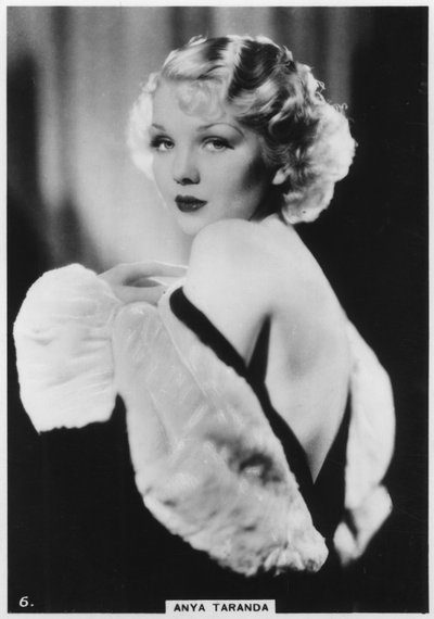 Anya Taranda, amerykańska modelka, statystka i aktorka, ok. 1938 r. autorstwa Unbekannt