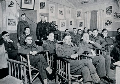 Army Art Group: Adrian Hill, RBA, ROI, wykłada na temat sztuki i celów Picassa, 1944 autorstwa Unbekannt