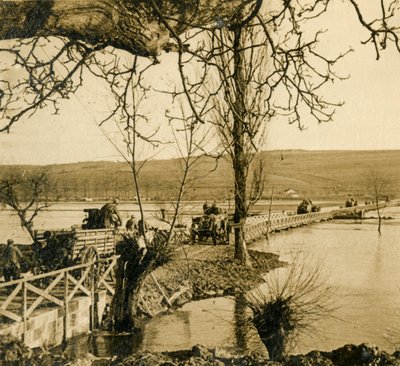 Most na rzece Moza w Dugny, północna Francja, c1914-c1918 autorstwa Unbekannt