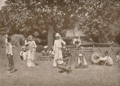 Birmańscy muzycy i tancerze Pwe, 1900. autorstwa Unbekannt