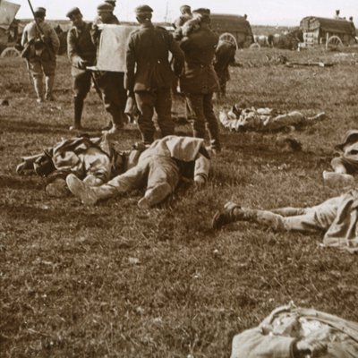 Zakopywanie ciał, Sainte-Marie-à-Py, północna Francja, c1914-c1918 autorstwa Unbekannt