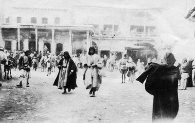 Ruchliwy plac w Mosulu, Mezopotamia, 1918 autorstwa Unbekannt