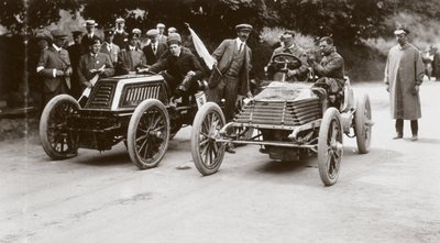 80-konny Mors CS Rolls (po lewej) rywalizujący z Wolseley, Irlandia autorstwa Unbekannt