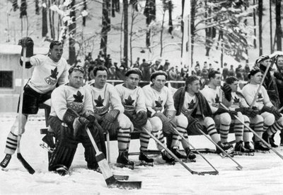 Kanadyjska drużyna hokeja na lodzie, Zimowe Igrzyska Olimpijskie, Garmisch-Partenkirchen, Niemcy, 1936 autorstwa Unbekannt
