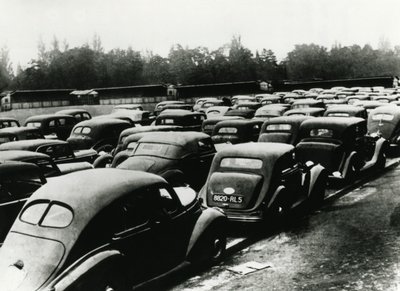 Samochody skonfiskowane przez okupanta, Vincennes, Paryż, 1940-1944 autorstwa Unbekannt