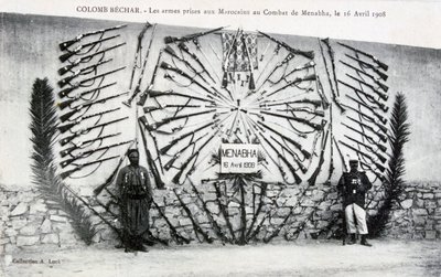 Uszkodzone ramiona z bitwy pod Menabha, Colomb-Béchar, Algieria, ok. 1910 r. autorstwa Unbekannt