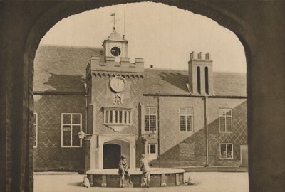Dziedziniec i główne wejście do pałacu biskupiego w Fulham, c1935. autorstwa Unbekannt