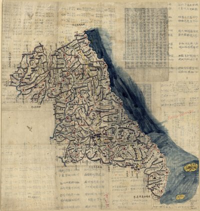 Obejmuje prowincję Kangwŏn, zarówno w Korei Południowej, jak i Północnej. Relief pokazany obrazowo. Pióro i atrament i akwarela. Tekst na odwrocie niezwiązany z mapą. Gift of Andrew Saylor, 1992. Dostępny również na stronie Biblioteki Kongresu jako obraz r autorstwa Unbekannt