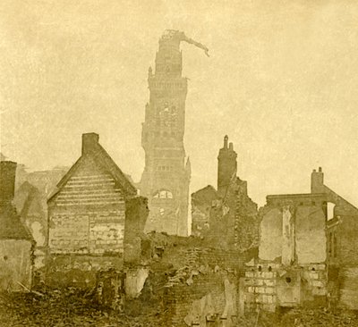 Uszkodzona iglica Notre-Dame de Brebières, Albert, północna Francja, c1915-c1918 autorstwa Unbekannt