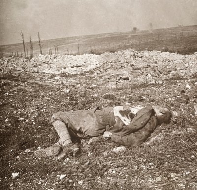 Martwy żołnierz niemiecki, Verdun, północna Francja, c1914-c1918. autorstwa Unbekannt