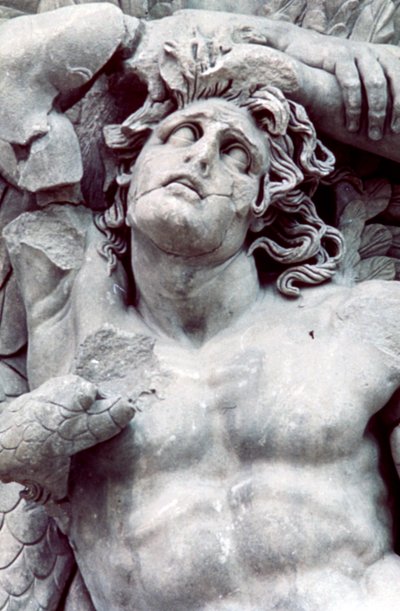 Fragment Wielkiego Fryzu Ołtarza Pergamońskiego, 180-159 pne autorstwa Unbekannt