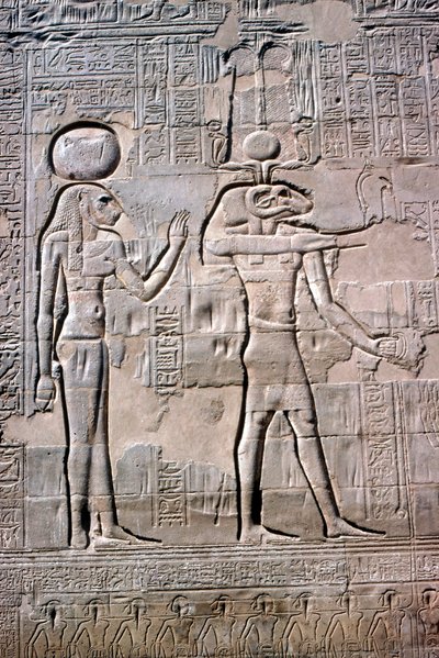 Fragment płaskorzeźby Sekhmet i Chnum, świątynia Chnuma, okresy ptolemejskie i rzymskie autorstwa Unbekannt