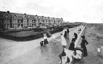 Rodziny spacerujące po New Parade, East Worthing, West Sussex, c1900-c1920s autorstwa Unbekannt