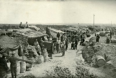 Francuskie kuchnie polowe za linią ognia, 1919. autorstwa Unbekannt