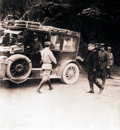 Francuscy oficerowie i pojazd, c1914-c1918. autorstwa Unbekannt